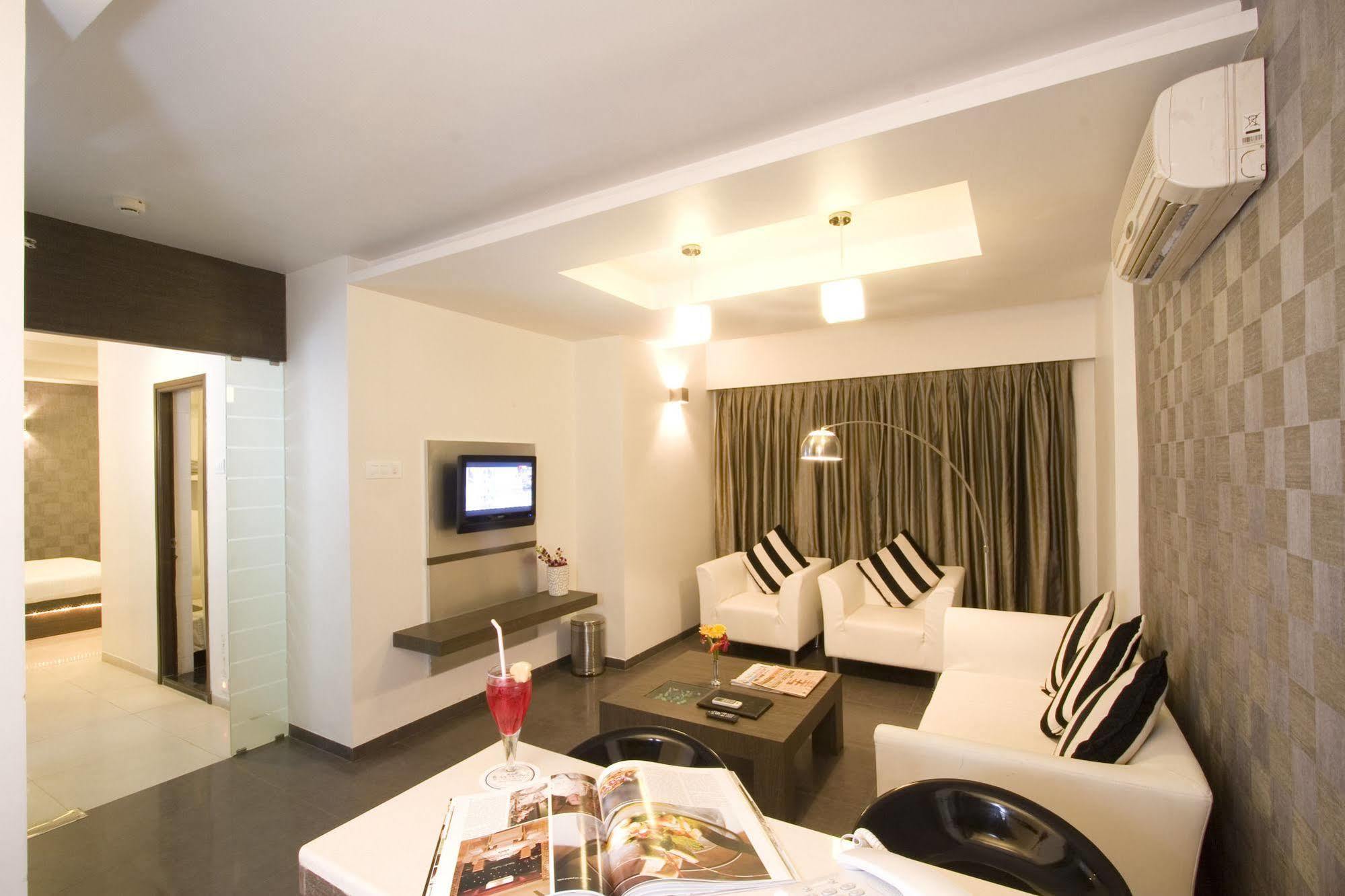 Citrus Hotel Kolhapur Extérieur photo