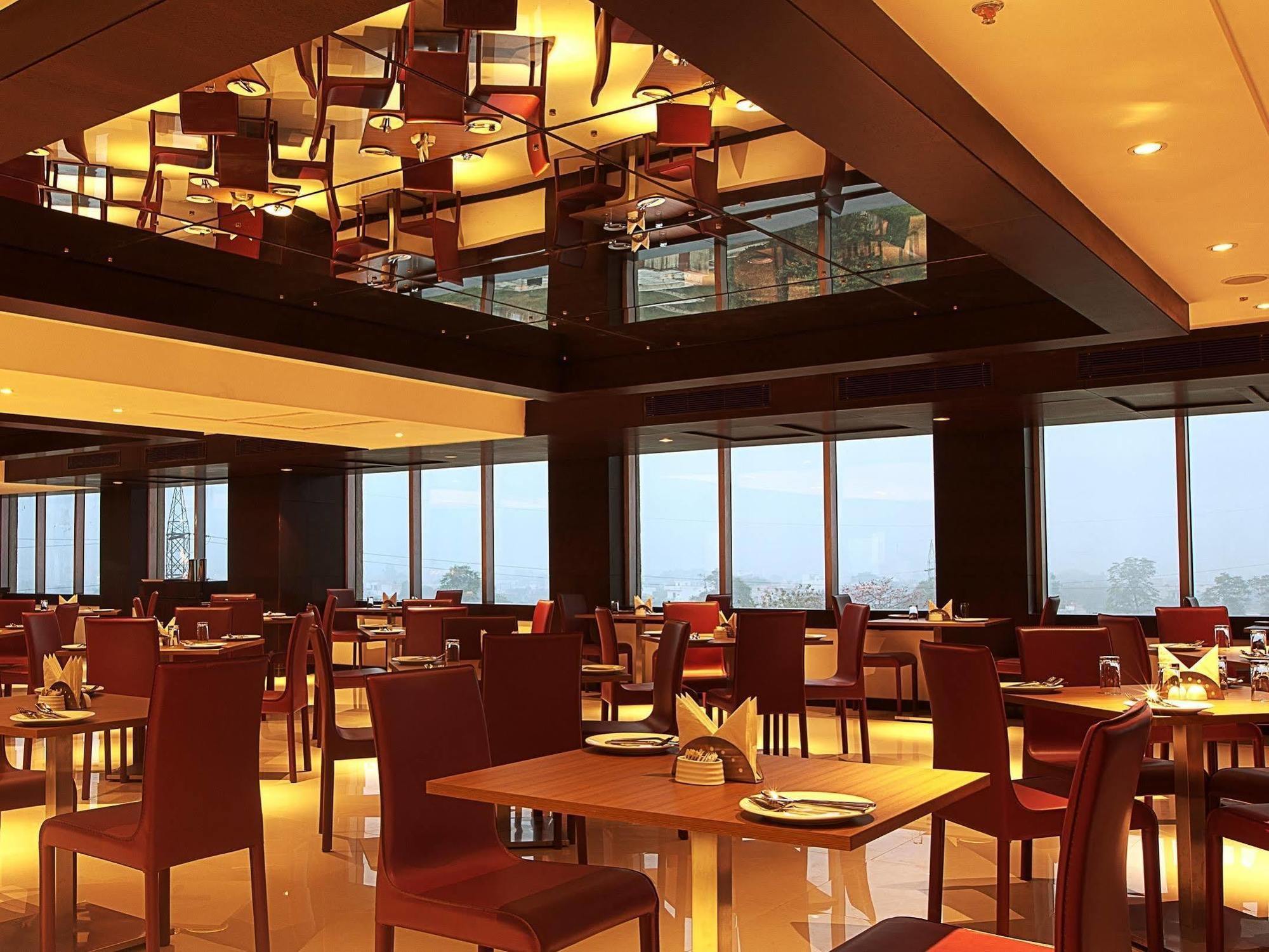Citrus Hotel Kolhapur Extérieur photo