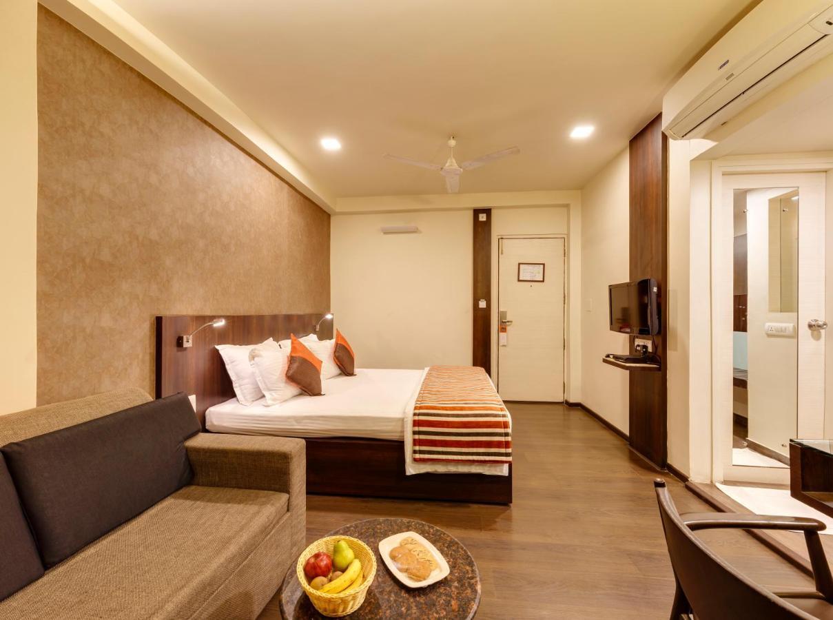 Citrus Hotel Kolhapur Extérieur photo